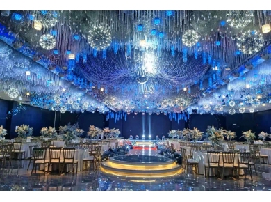 光影缤纷的峰宇国际酒店宴会厅