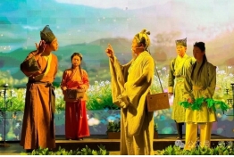 祥明灯光赋能华佗百草园《一代神医》，光影焕活千年中医药文化