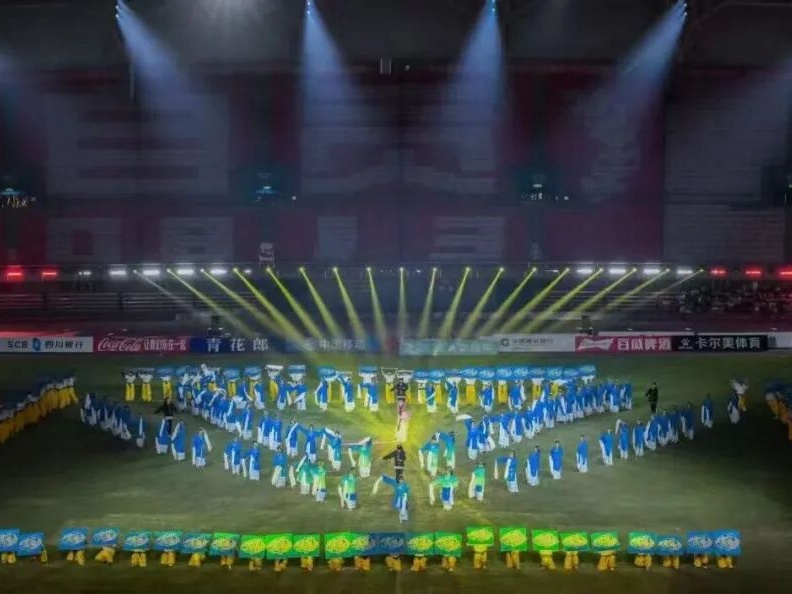 光影盛宴！祥明灯光助力川超联赛，沉浸式开场表演震撼全城