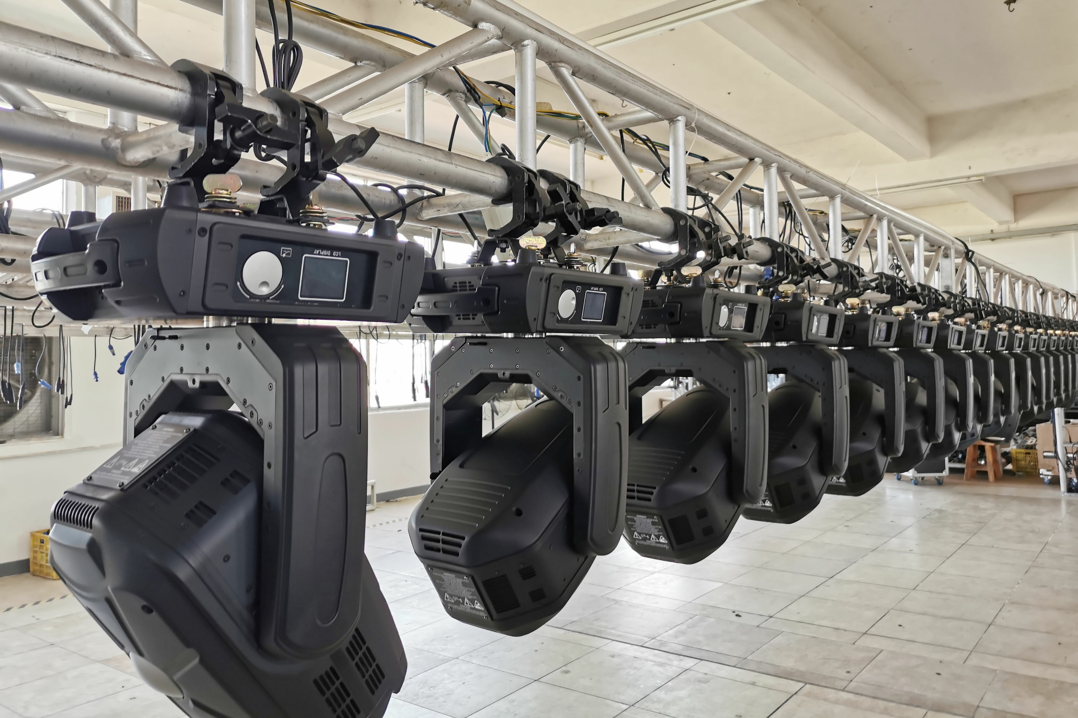 What is Intelligent lighting,what is moving head light and hisstory