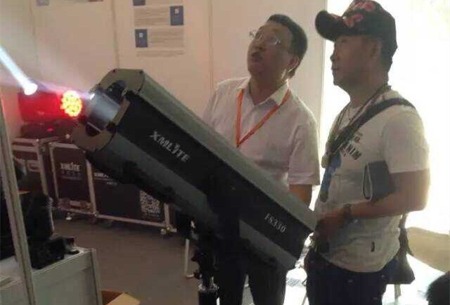 XMlite follow spot 17R 330W impressed by customer on the exhibition