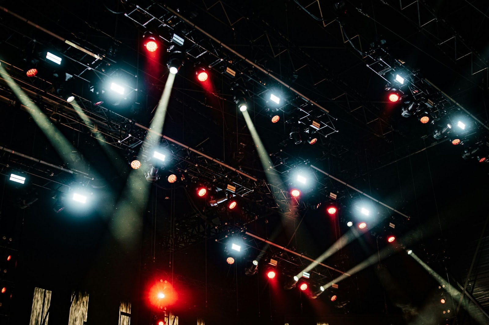 Professional LED Stage Lighting Selection Standards for Modern Venues & Events